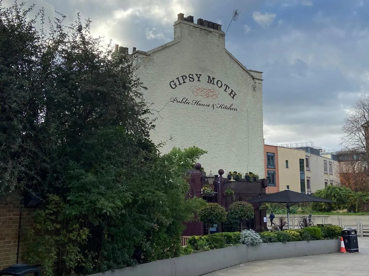 2-Bedroom Flat In Cutty-Sark, Greenwich ! London United Kingdom