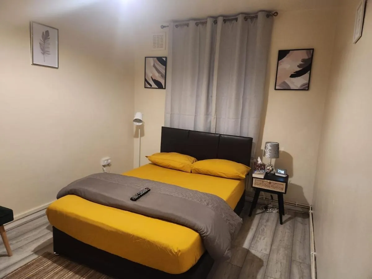 2-Bedroom Flat In Cutty-Sark, Greenwich ! London